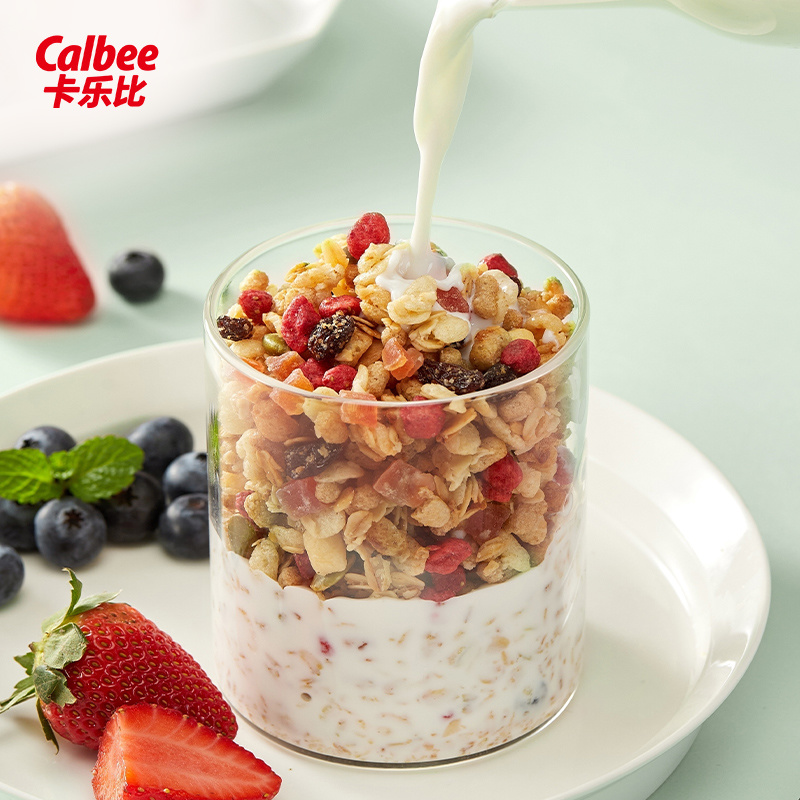 Calbee 水果麥片700g